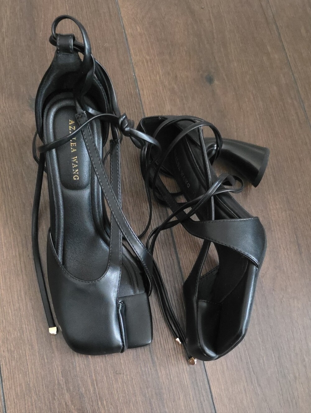 Azalea Wang Buiky Black Pump